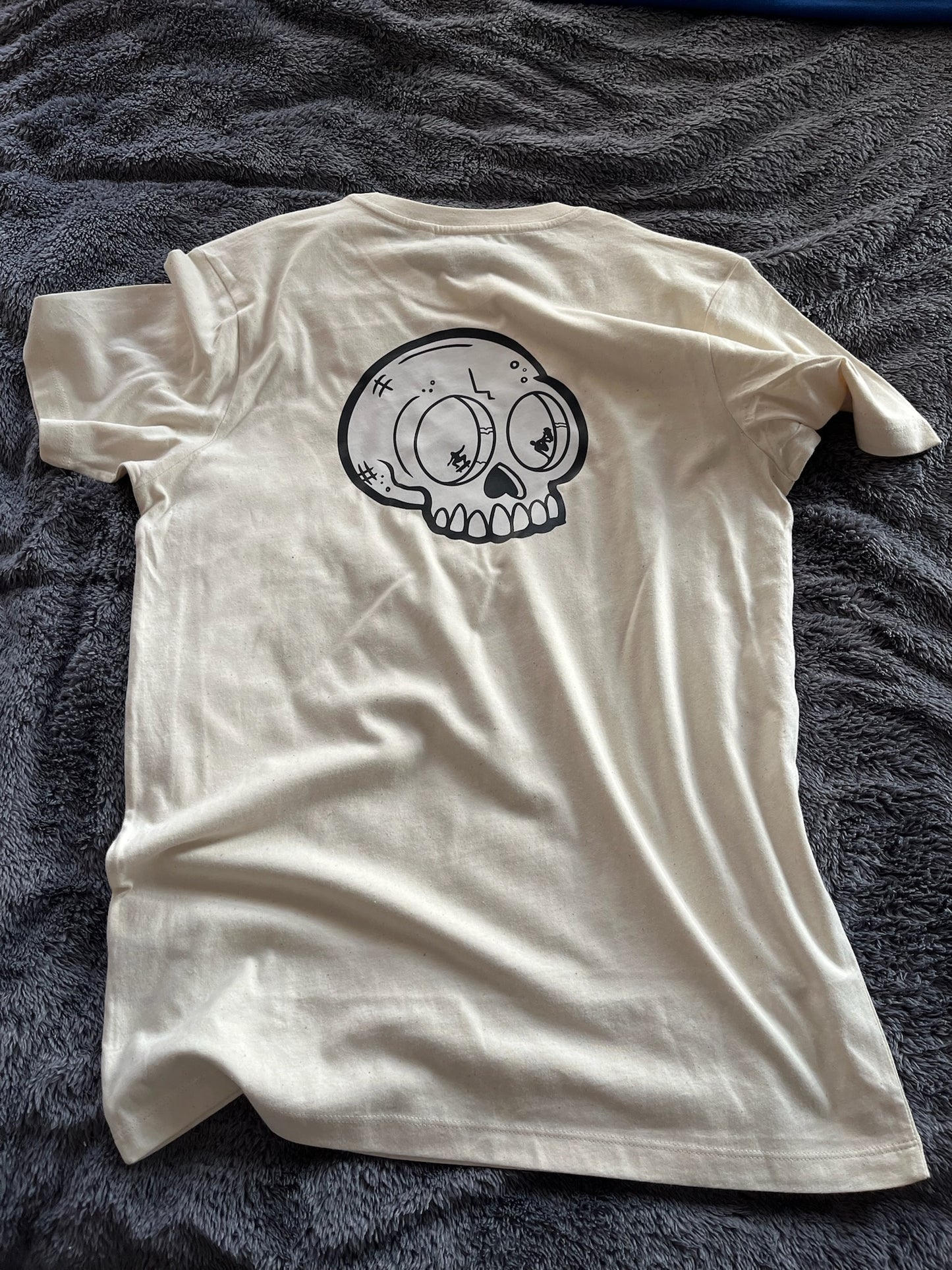 Unisex Skull & Skate Organic Tee in Eco Raw