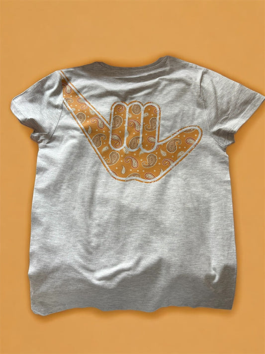 Women’s organic Paisley Shaka Tee in Ash