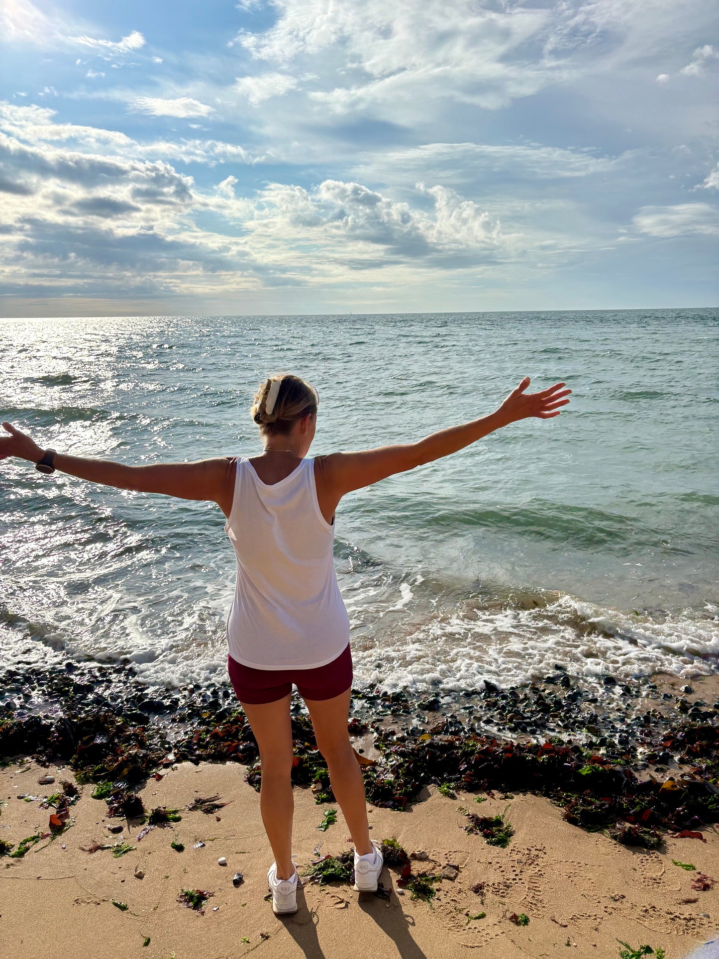 Women’s Organic Waves Basic Tank - White